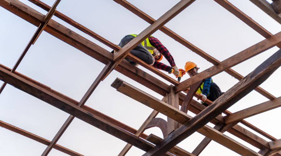 Professional gutter cleaning services in Loami, IL